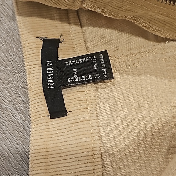 Shorts - Picture 3 of 3